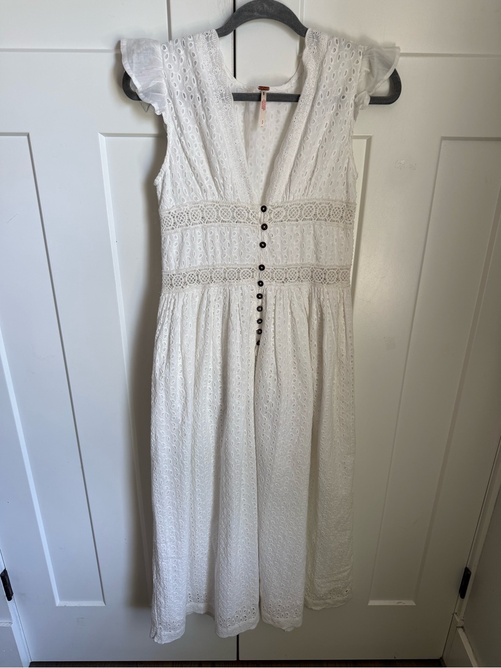 Free People White Eyelet Lace Button-Front Midi Dress with ruffle sleeves. SM